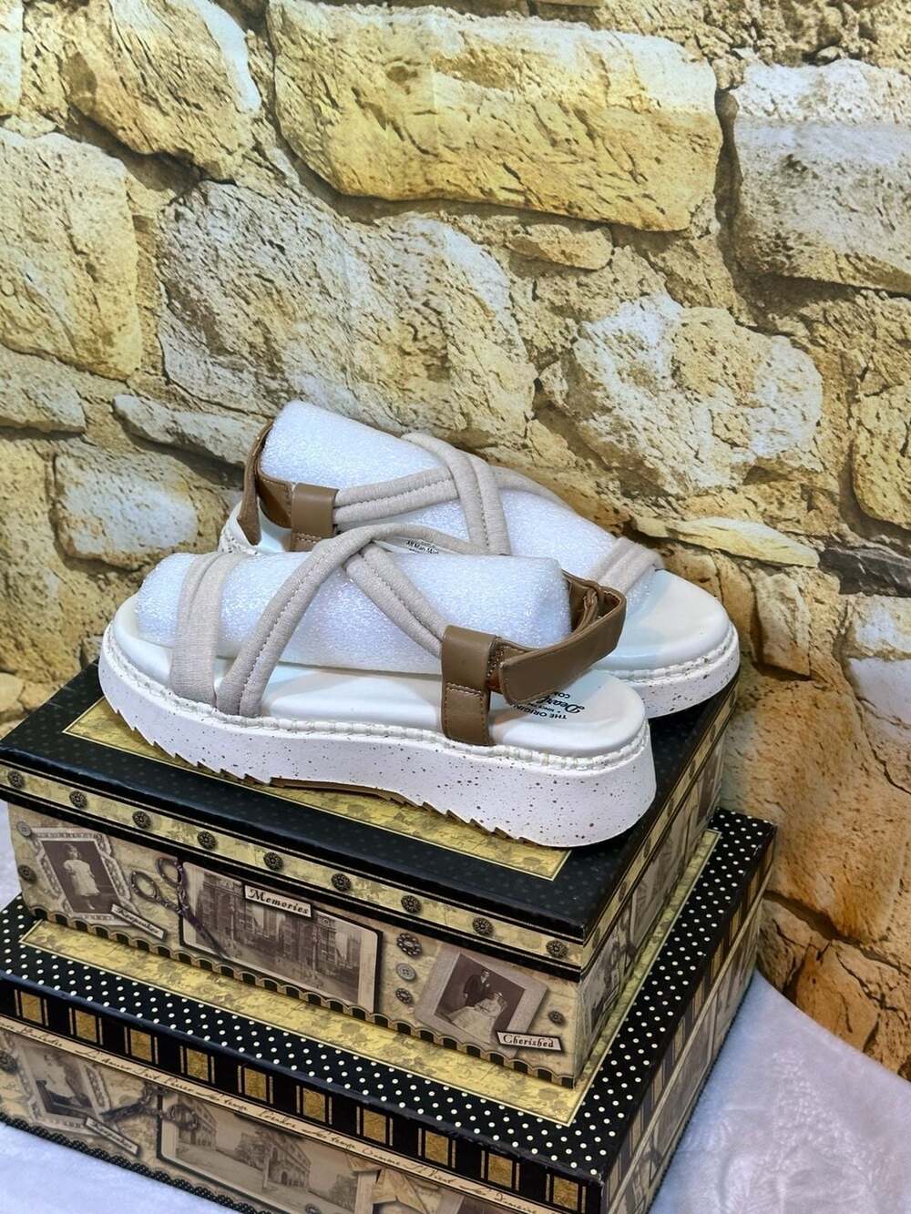 Dearfoams Women's Daylen Adjustable Strap Platform Sandal Size 9